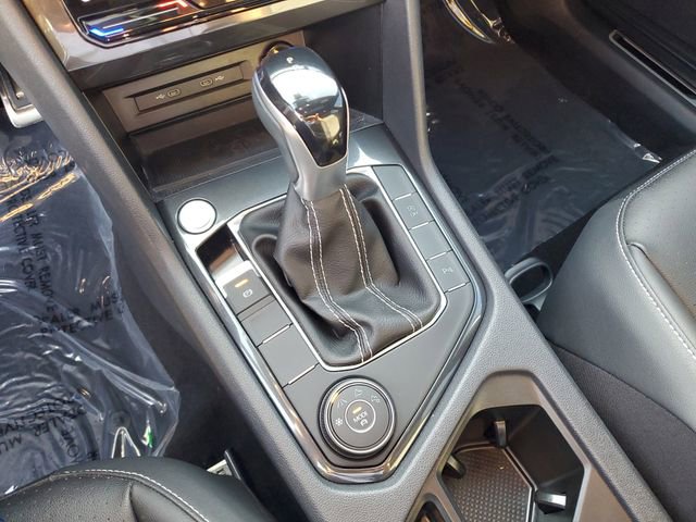 Certified 2023 Volkswagen Tiguan SE R-Line AWD/4WD image 27