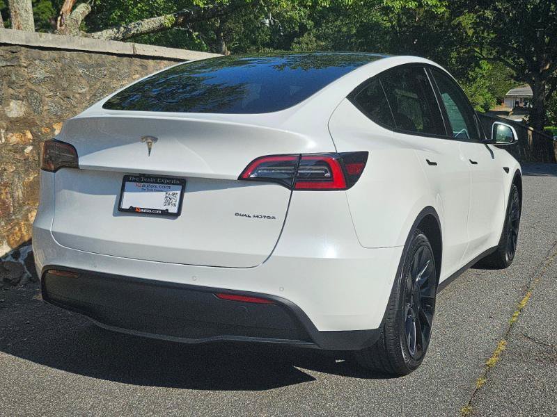Used 2022 Tesla Model Y Long Range AWD/4WD image 11