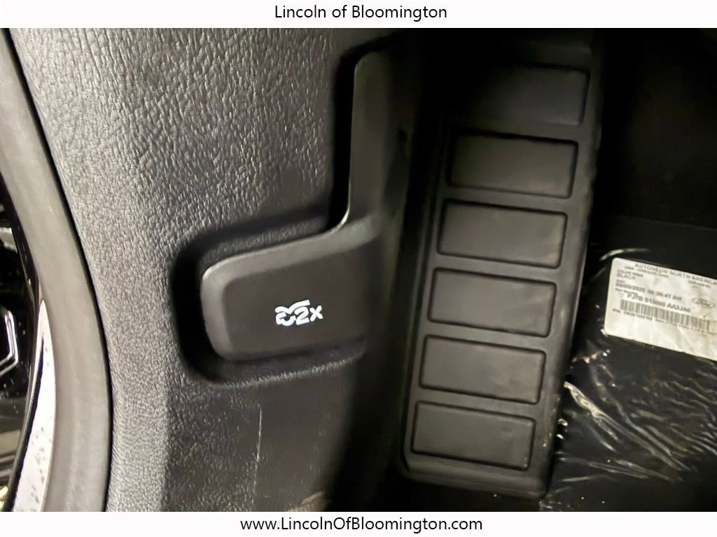 New 2026 Lincoln Corsair Premiere image 46