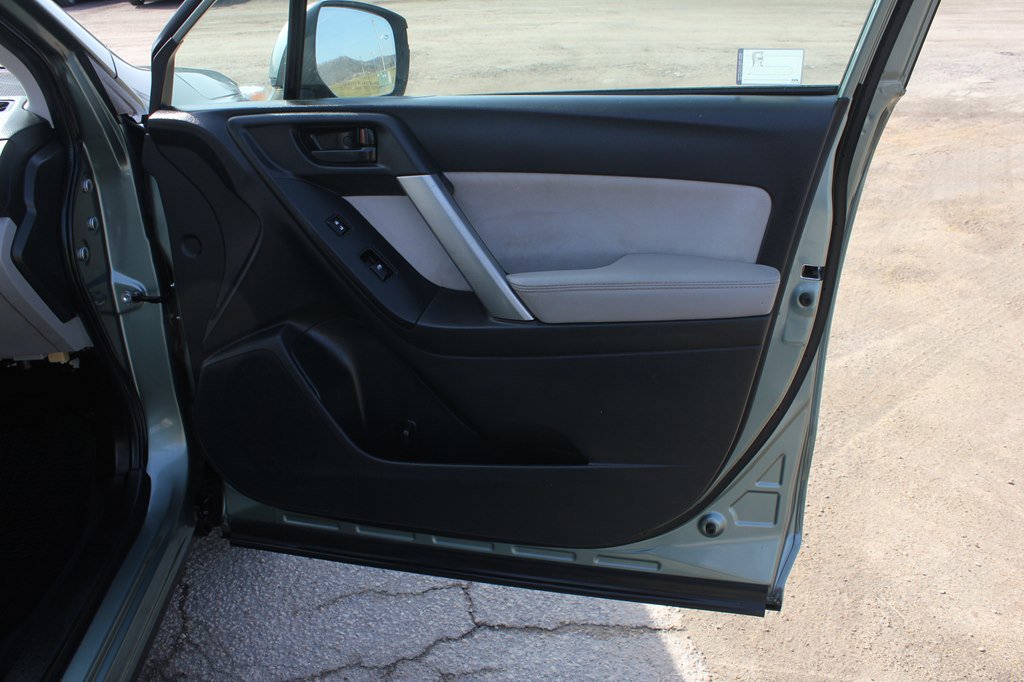 Used 2015 Subaru Forester 2.5i Premium w/ All-Weather Package image 34