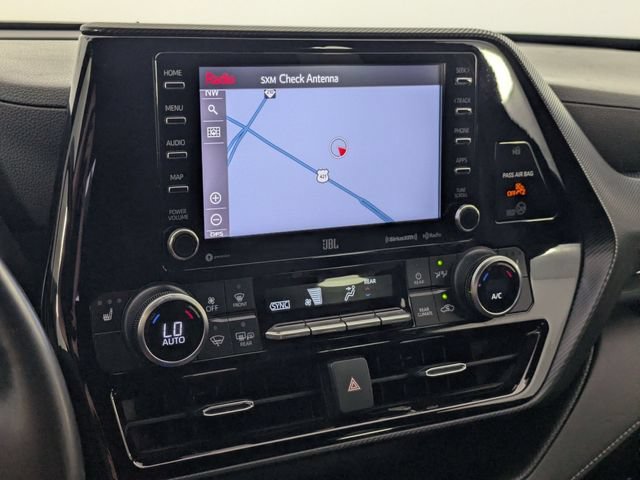 Used 2021 Toyota Highlander XSE AWD/4WD image 19