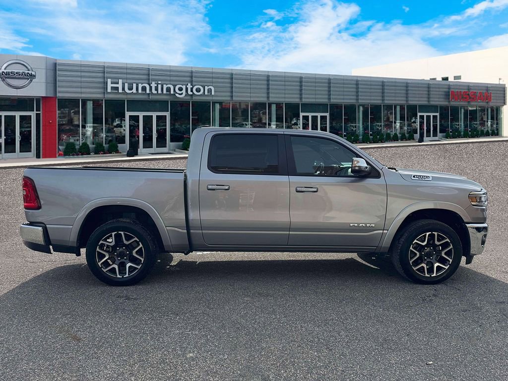 Used 2025 RAM 1500 Laramie AWD/4WD image 9