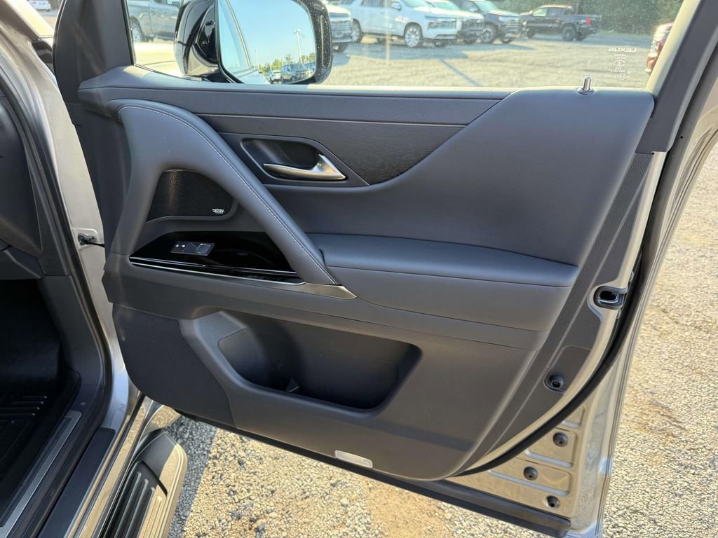 Used 2024 Lexus LX 600 4WD w/ Appearance Package image 15