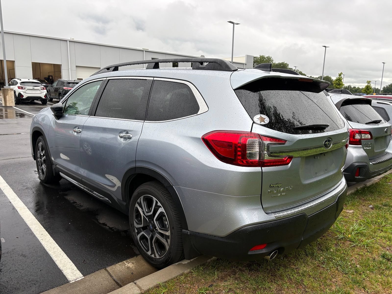 Used 2024 Subaru Ascent Touring w/ Popular Package #2 AWD/4WD image 4