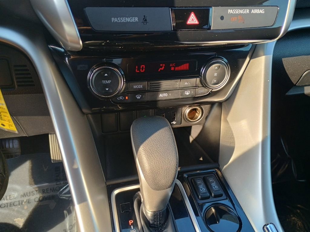 Used 2020 Mitsubishi Eclipse Cross LE FWD image 30