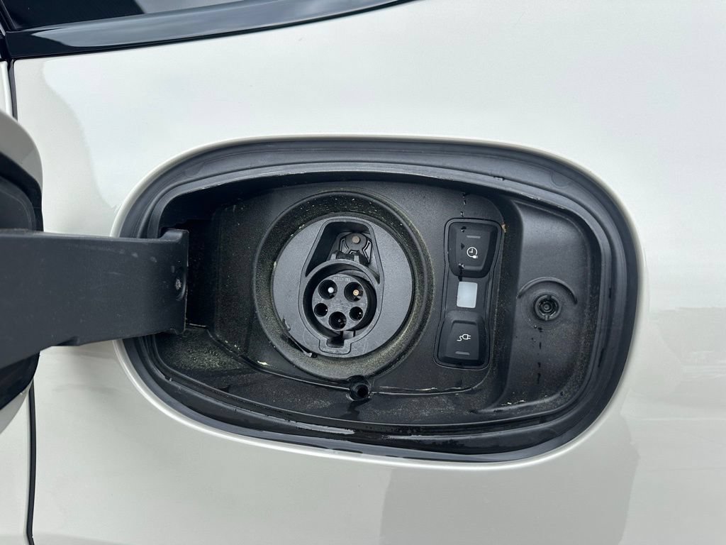 Certified 2025 Porsche Cayenne E-Hybrid AWD/4WD image 44