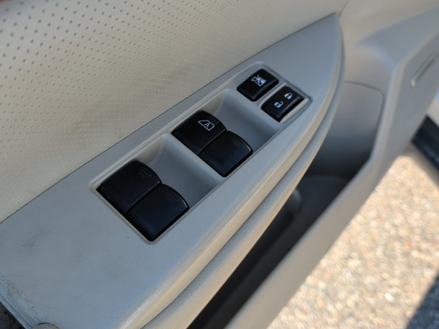 Used 2011 Subaru Outback 2.5i Limited AWD/4WD image 12