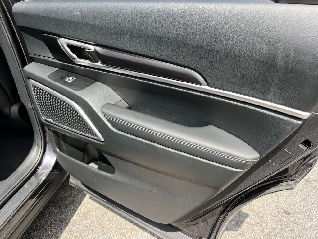 Used 2025 Kia Telluride S FWD image 14