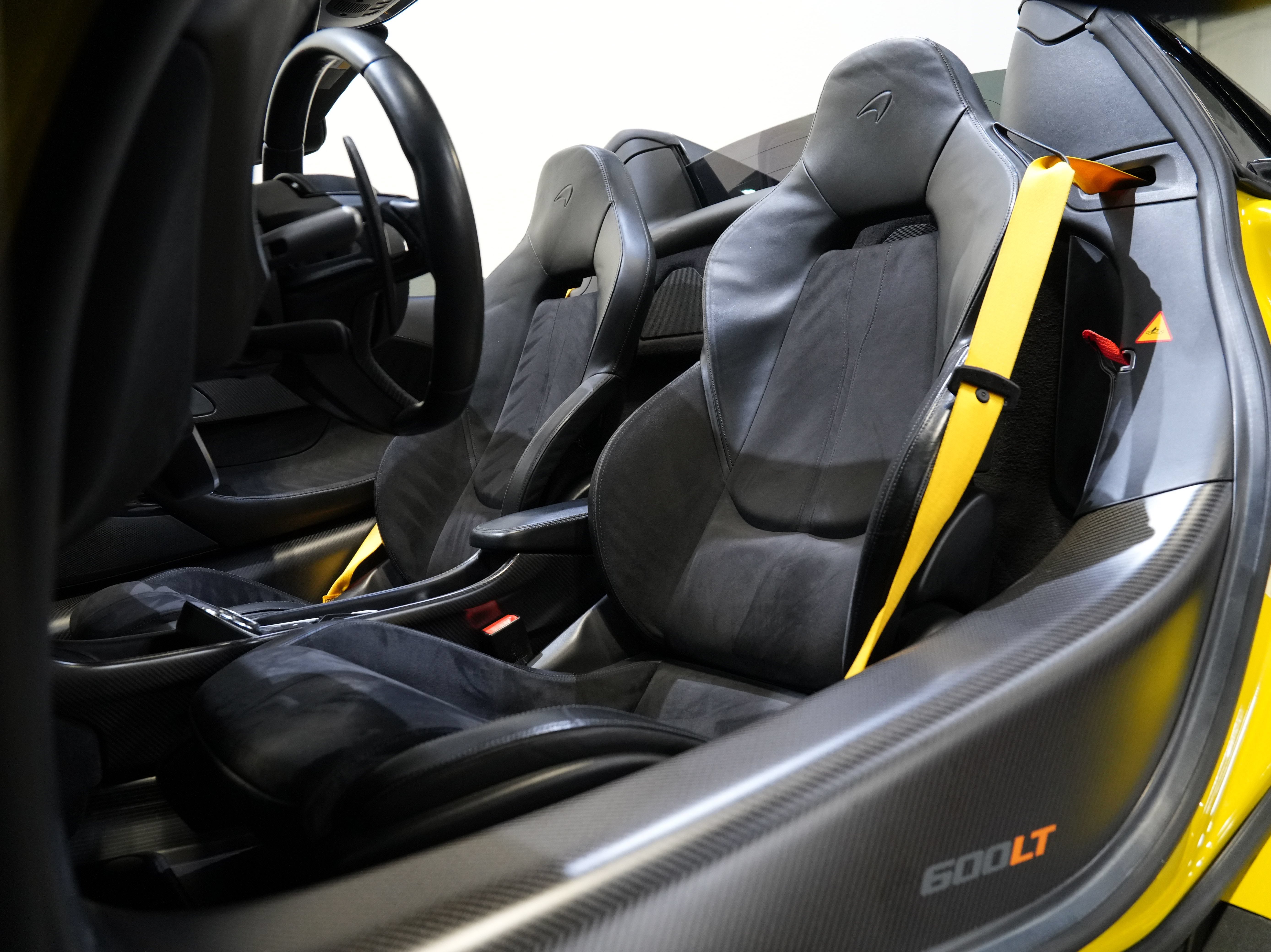 Used 2020 McLaren 600LT Spider RWD image 30