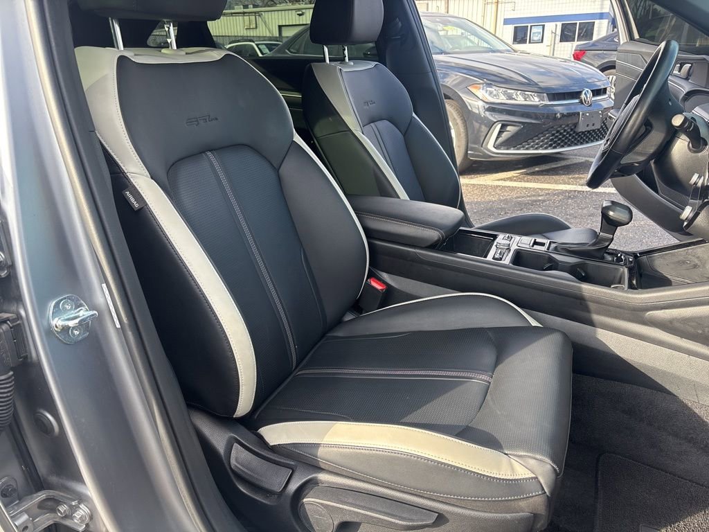 Used 2025 Kia K5 GT-Line image 32