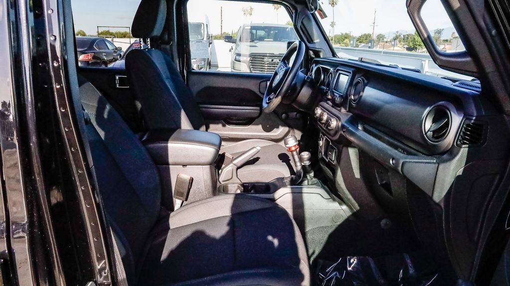 Used 2021 Jeep Gladiator Sport AWD/4WD image 21