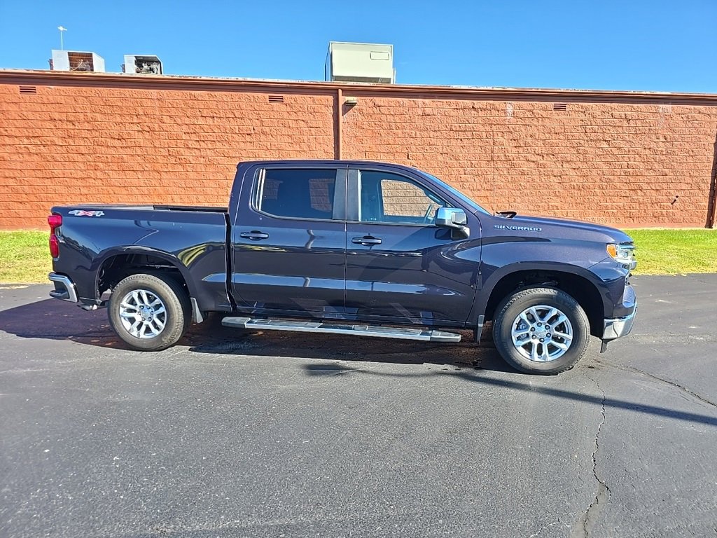 Used 2023 Chevrolet Silverado 1500 LT image 3