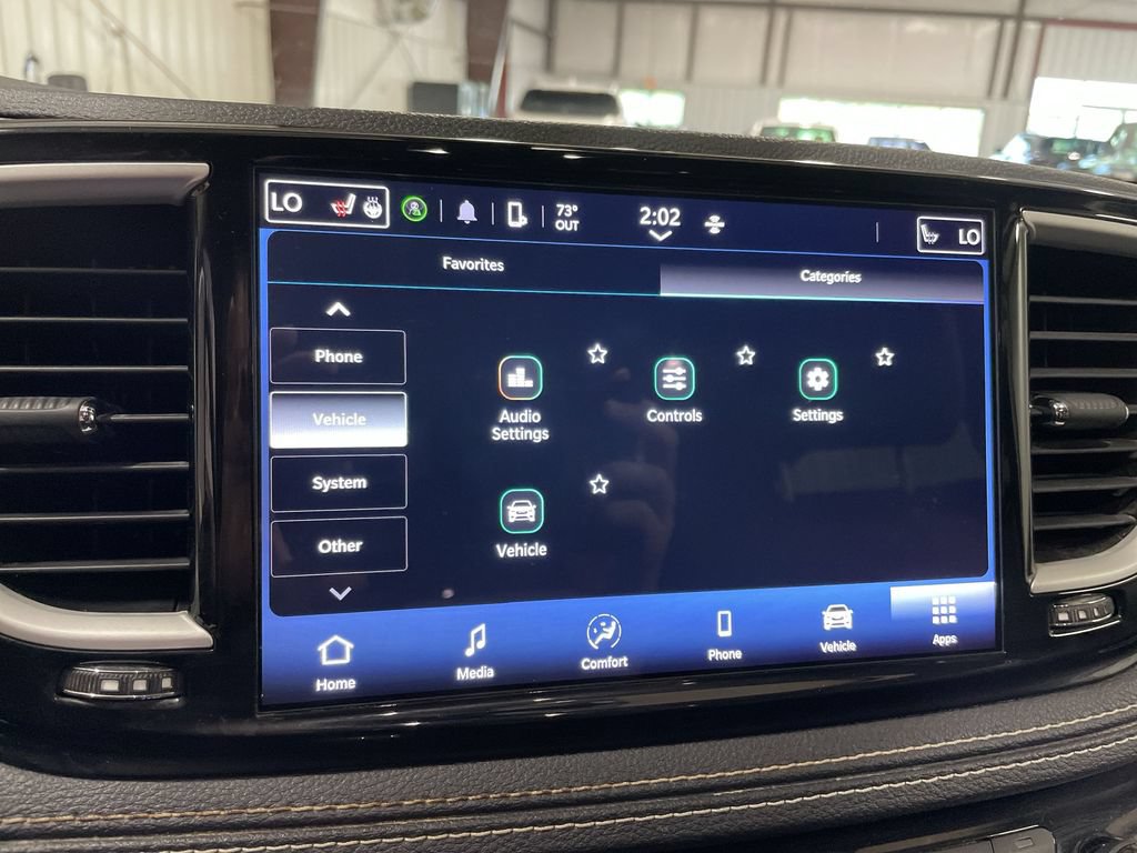 Used 2023 Chrysler Pacifica Touring-L AWD/4WD image 32