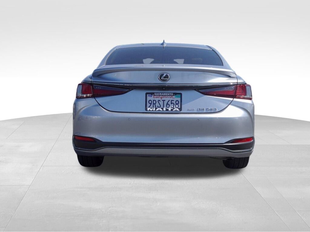 Used 2023 Lexus ES 250 w/ Accessory Package (Z2) image 4