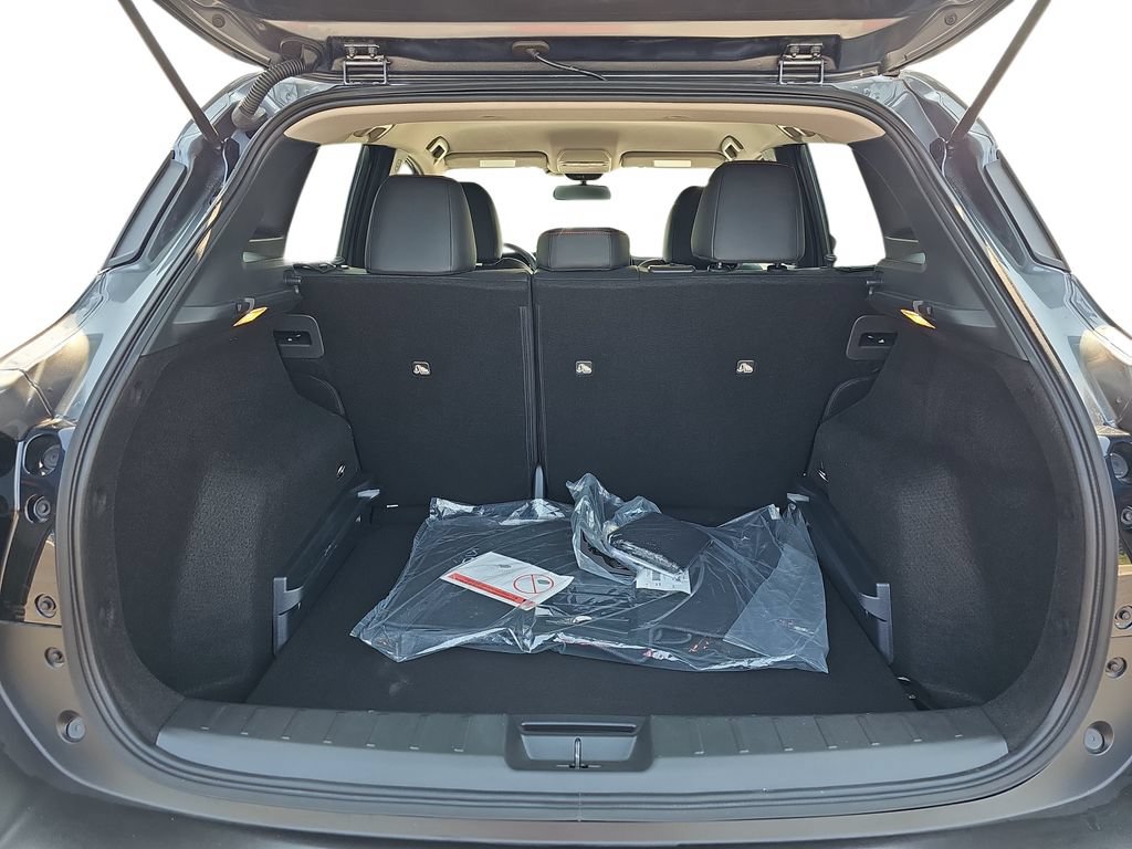 Used 2026 Nissan Kicks SR FWD image 28