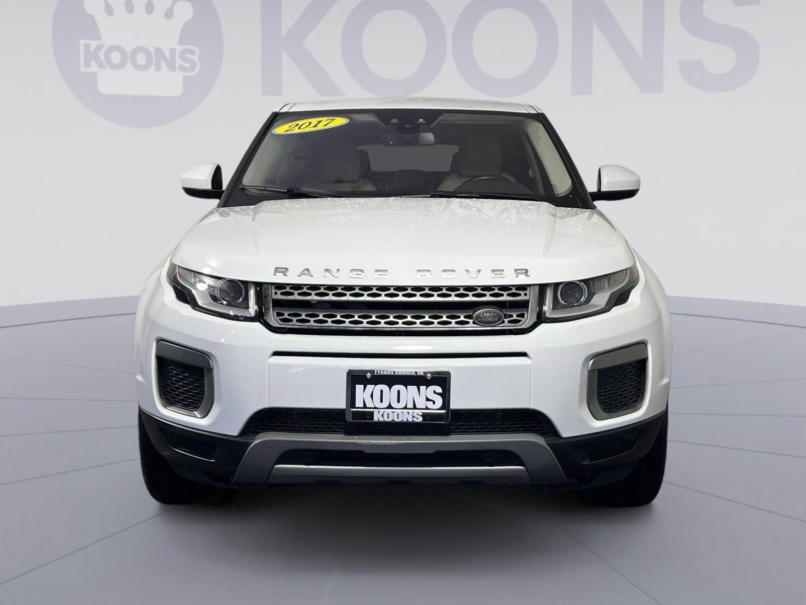 Used 2017 Land Rover Range Rover Evoque SE image 11