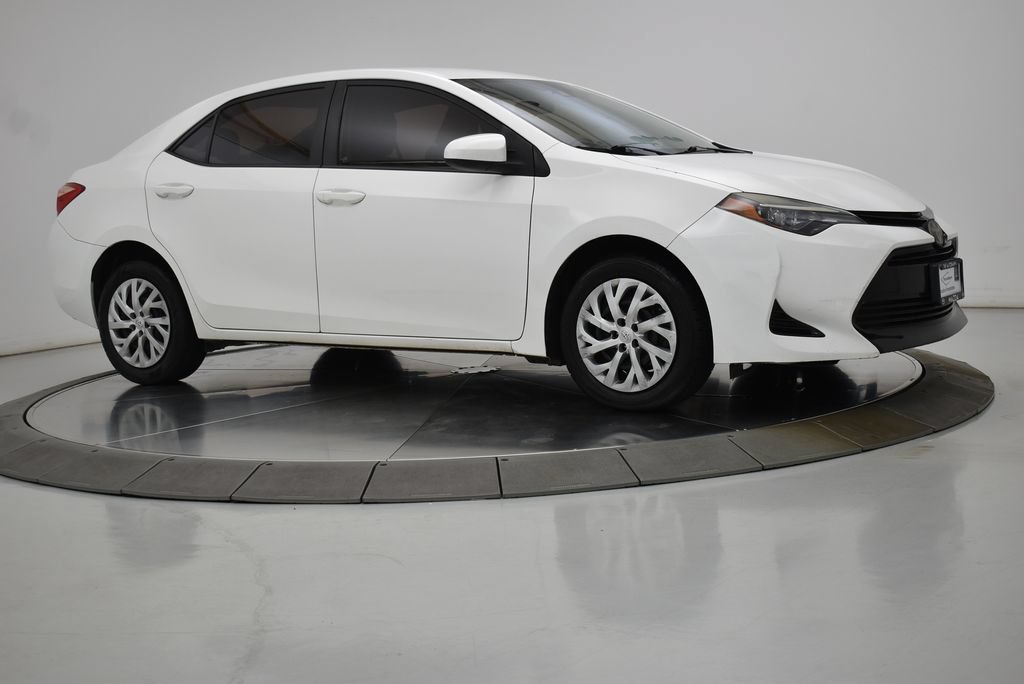 Used 2017 Toyota Corolla LE FWD image 11