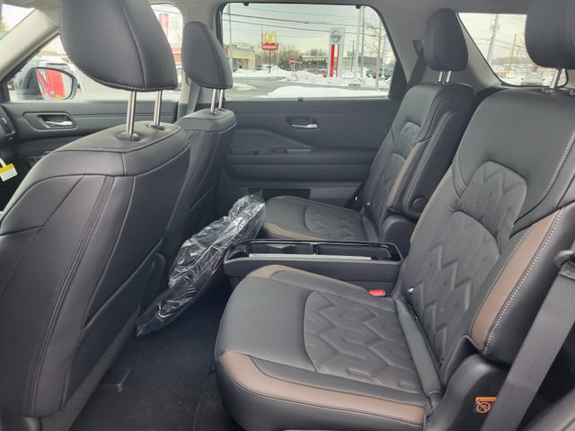 New 2026 Nissan Pathfinder Platinum AWD/4WD image 32