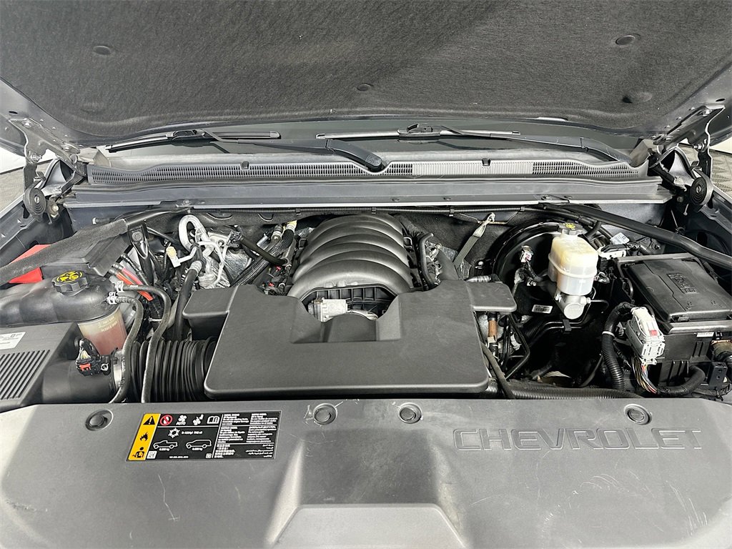 Used 2018 Chevrolet Suburban LT image 32