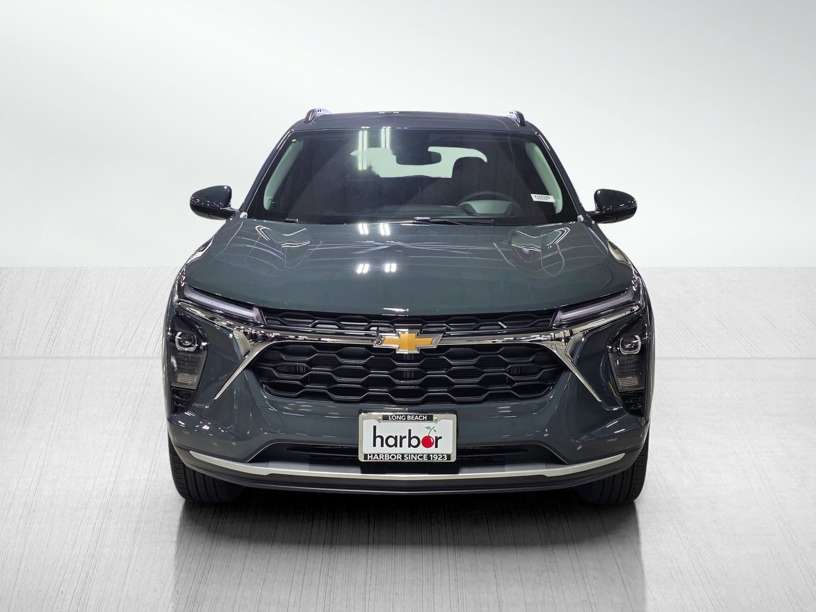 New 2026 Chevrolet Trax LT w/ Driver Confidence Package FWD image 2