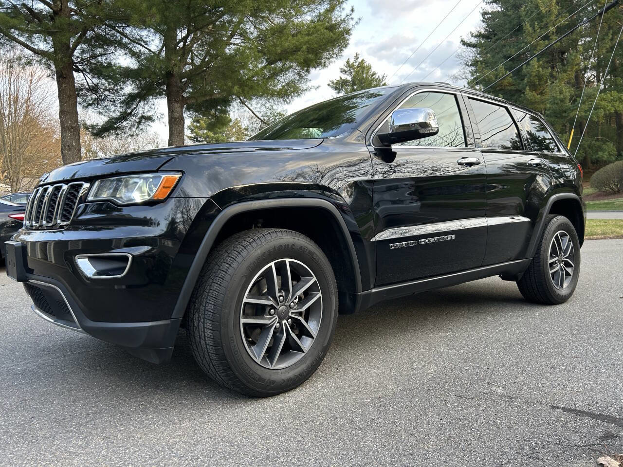 Used 2019 Jeep Grand Cherokee Limited AWD/4WD image 3