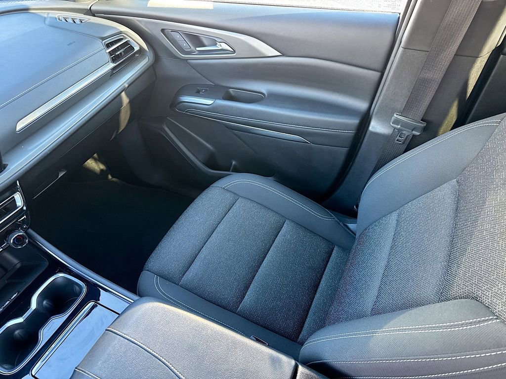 Used 2024 Chevrolet Traverse LT image 22