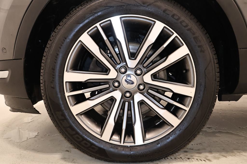 Certified 2018 Ford Explorer Platinum AWD/4WD image 52