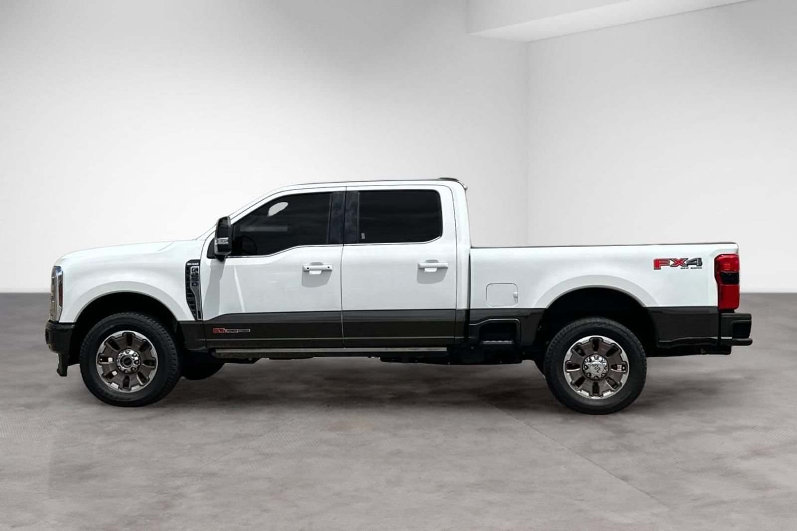 Used 2025 Ford F250 King Ranch AWD/4WD image 2
