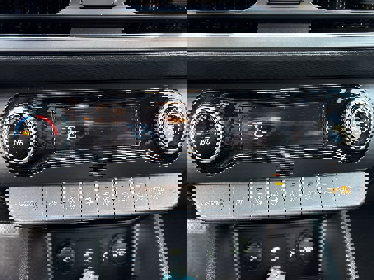 Used 2023 Hyundai Kona Limited image 19