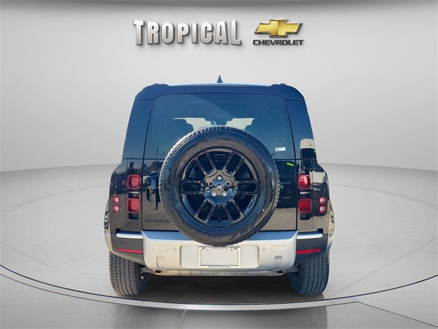 Used 2025 Land Rover Defender 110 S image 4