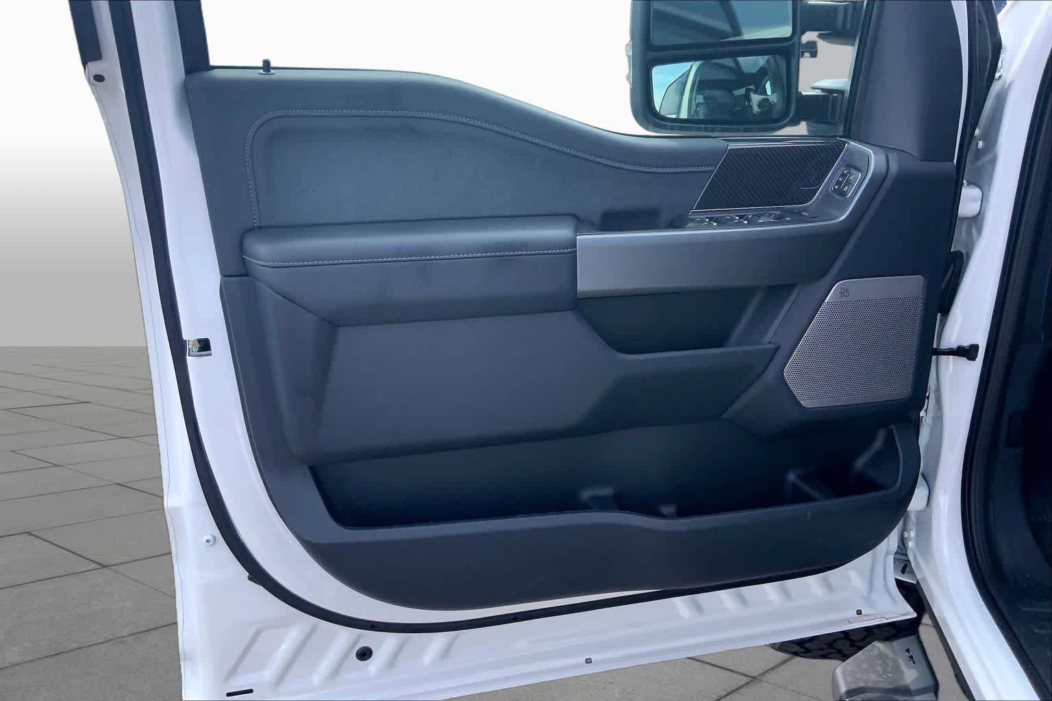 New 2026 Ford F250 Lariat w/ Black Appearance Package AWD/4WD image 10