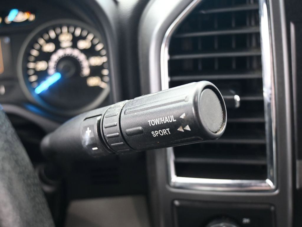 Used 2015 Ford F150 XLT w/ Equipment Group 302A Luxury image 20