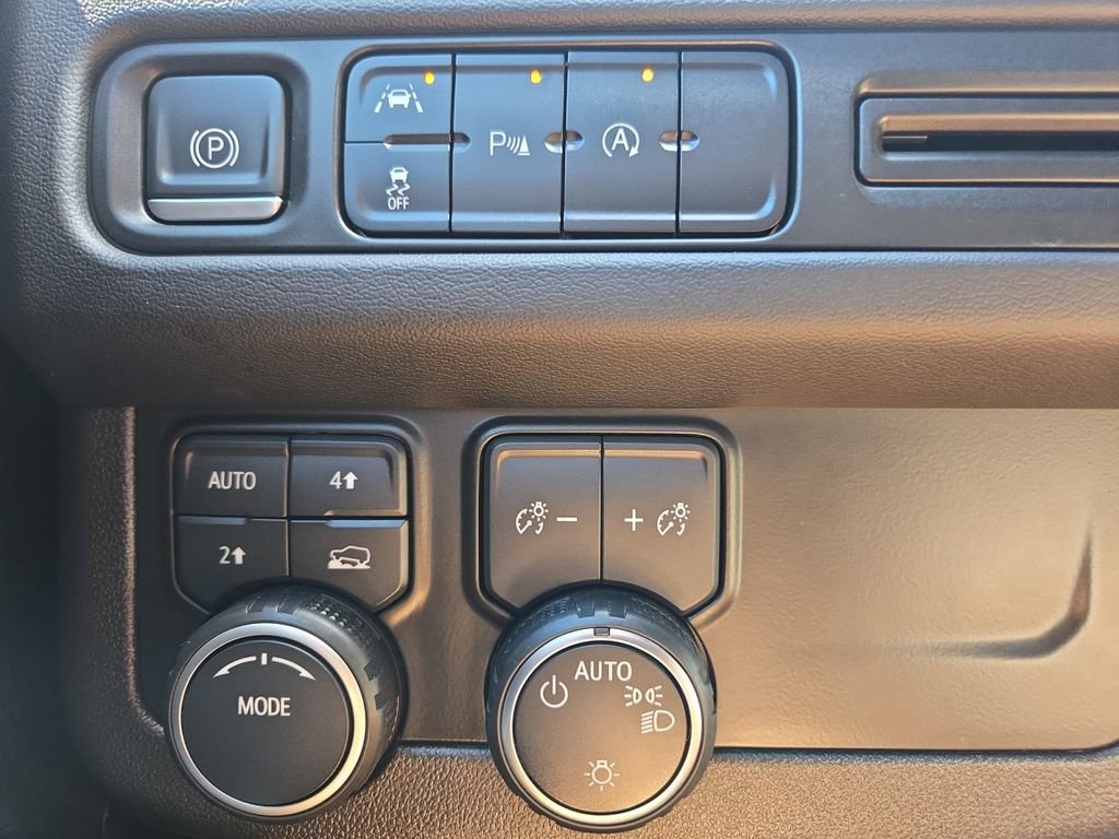 Used 2023 Chevrolet Suburban LT AWD/4WD image 22