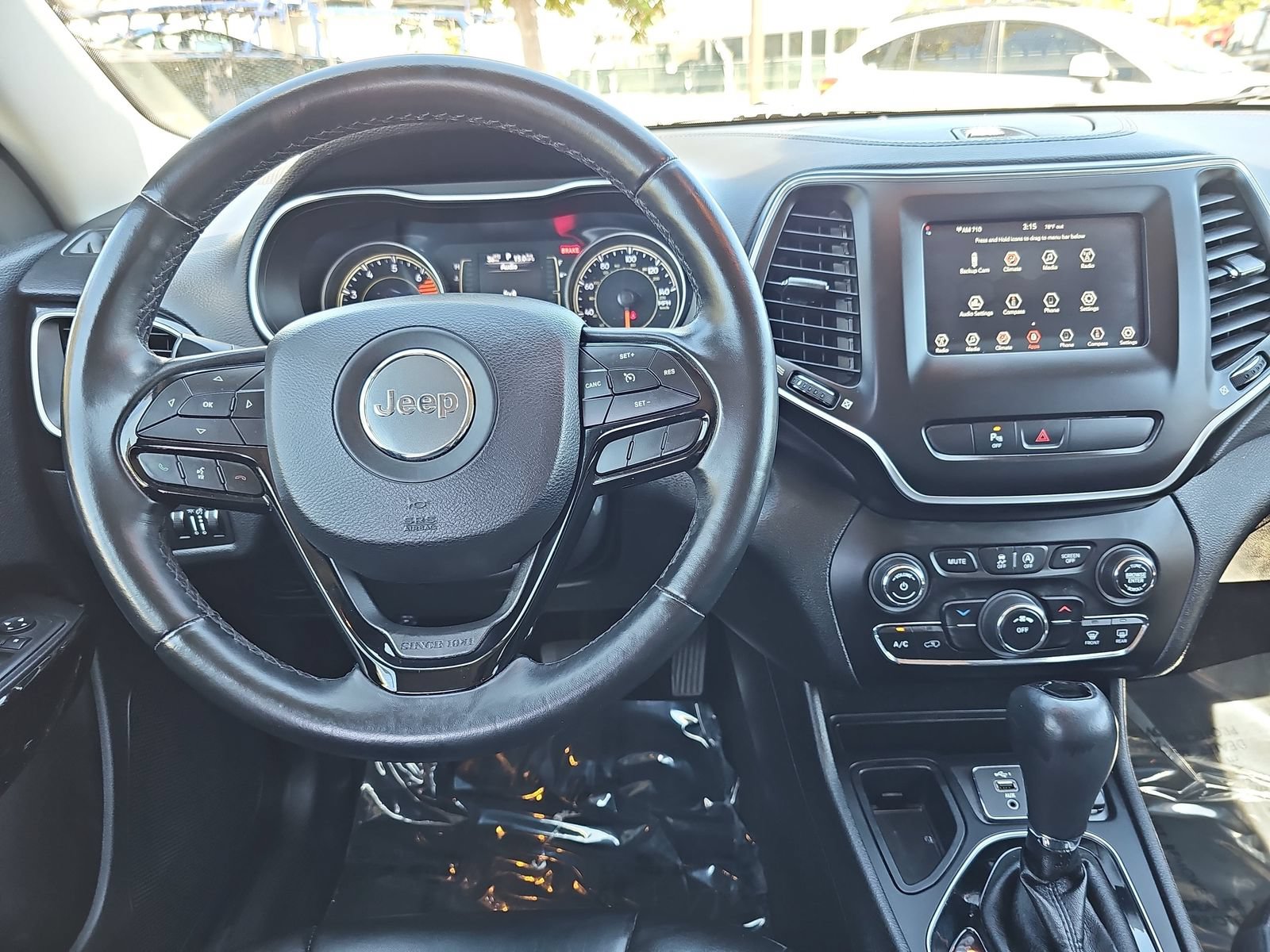 Used 2019 Jeep Cherokee Latitude Plus FWD image 15