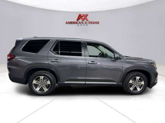 Used 2025 Honda Pilot EX-L image 8