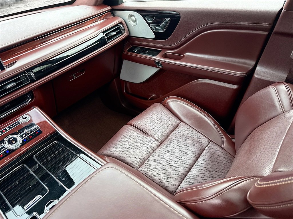 Used 2023 Lincoln Aviator Black Label w/ Jet Package image 26