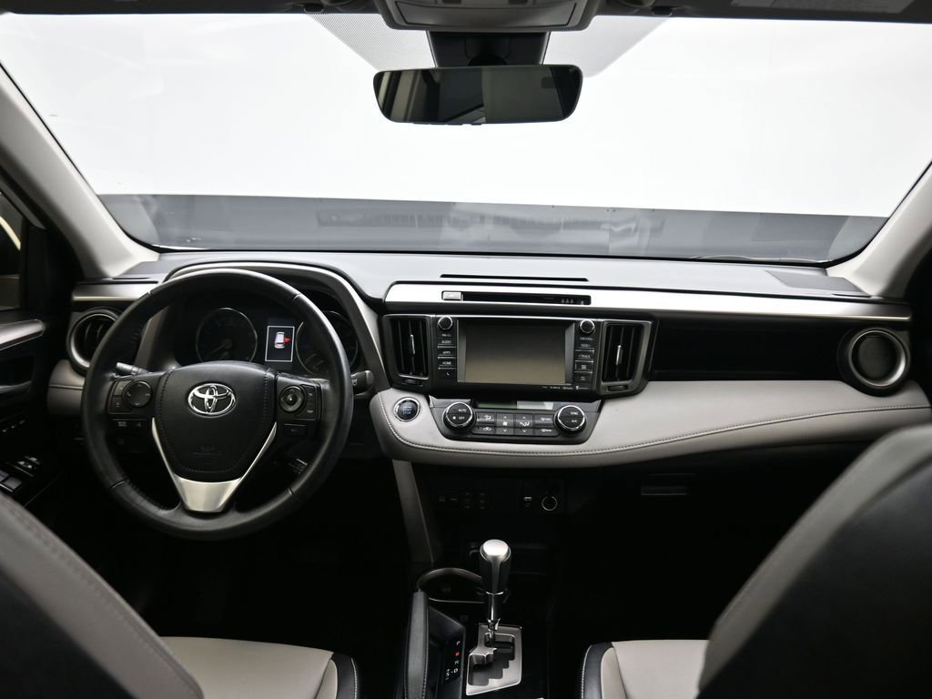 Used 2018 Toyota RAV4 Limited image 40