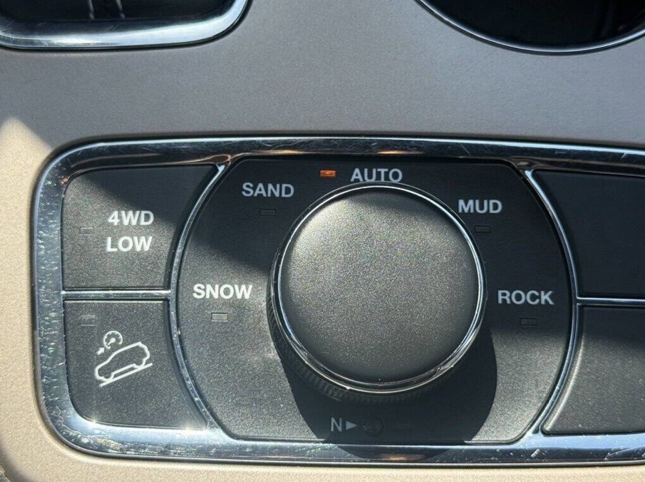 Used 2016 Jeep Grand Cherokee Limited w/ Trailer Tow Group IV image 26