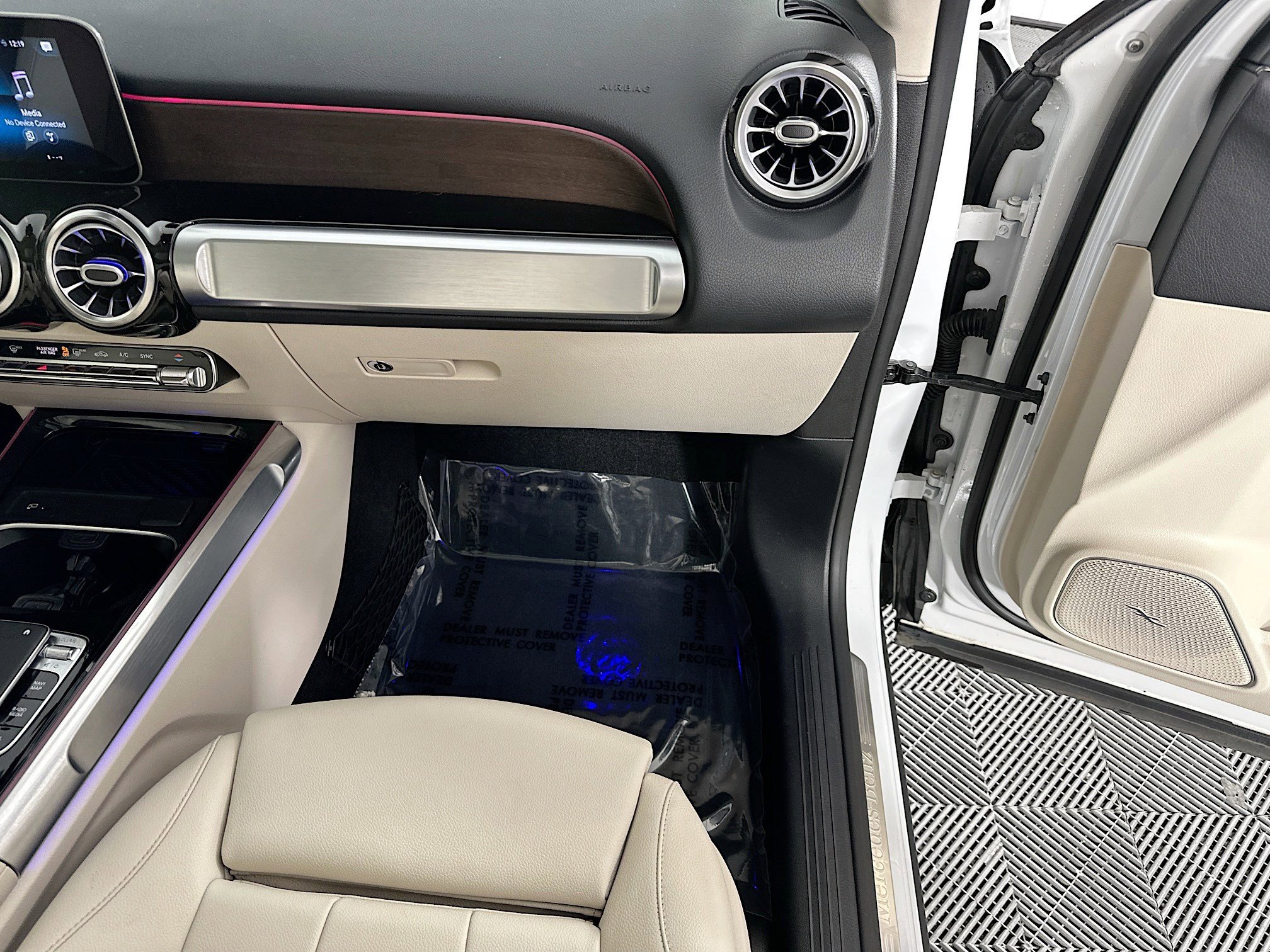 Used 2020 Mercedes-Benz GLB 250 4MATIC image 33