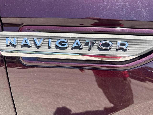 Used 2023 Lincoln Navigator Reserve AWD/4WD image 12