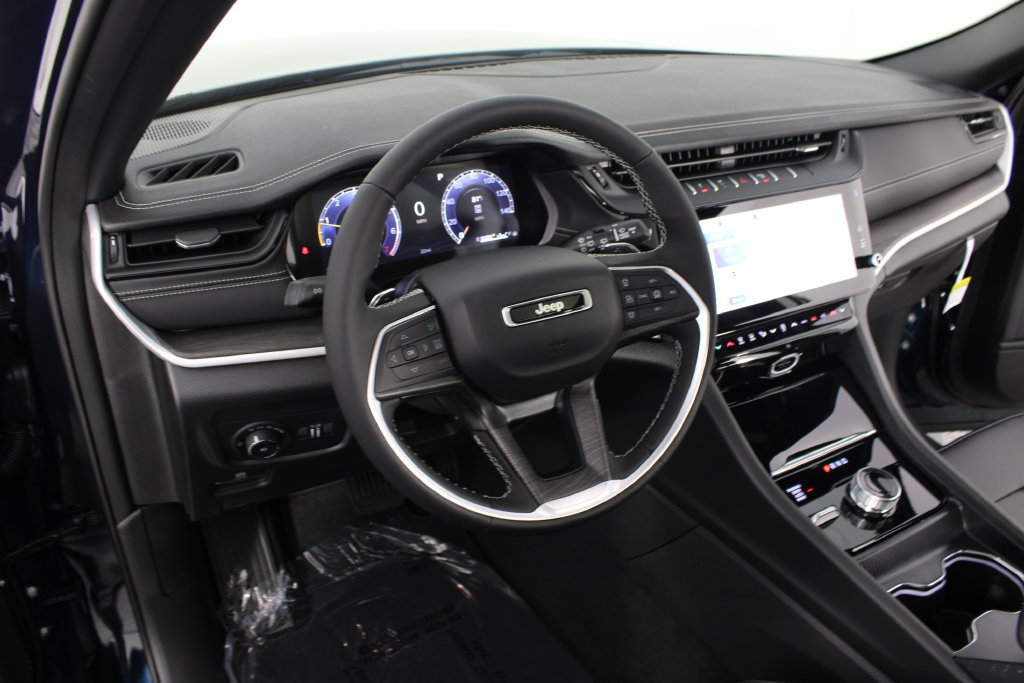 New 2027 Jeep Grand Cherokee Limited AWD/4WD image 8