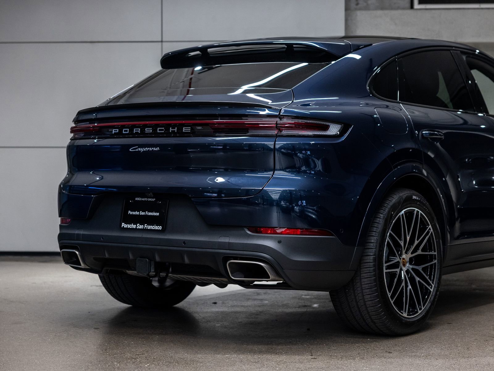 Certified 2025 Porsche Cayenne Coupe image 24