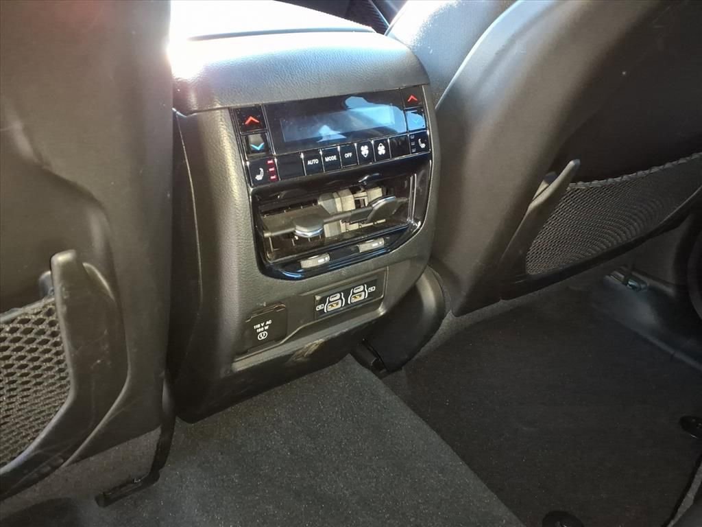 Used 2023 Jeep Grand Cherokee Overland w/ Luxury Tech Group IV image 15