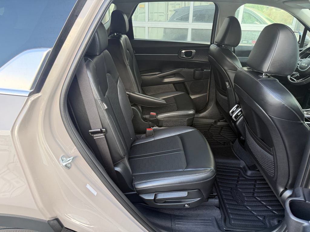 Used 2025 Kia Sorento EX AWD/4WD image 41