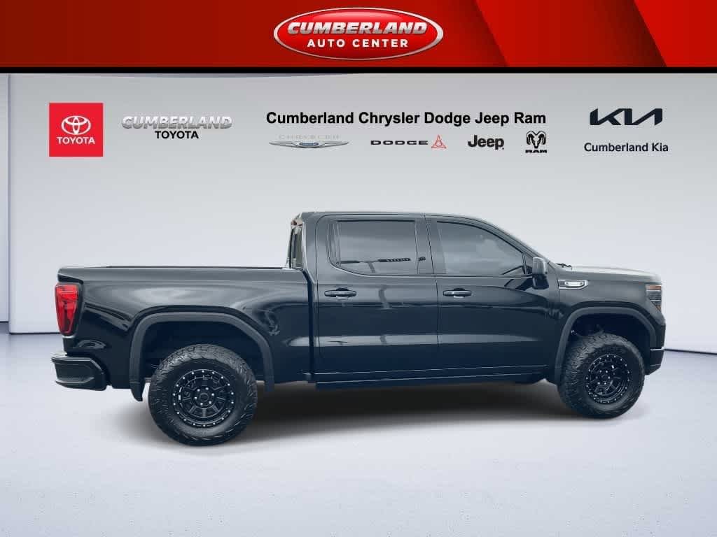Used 2025 GMC Sierra 1500 AT4 w/ AT4 Premium Package image 9