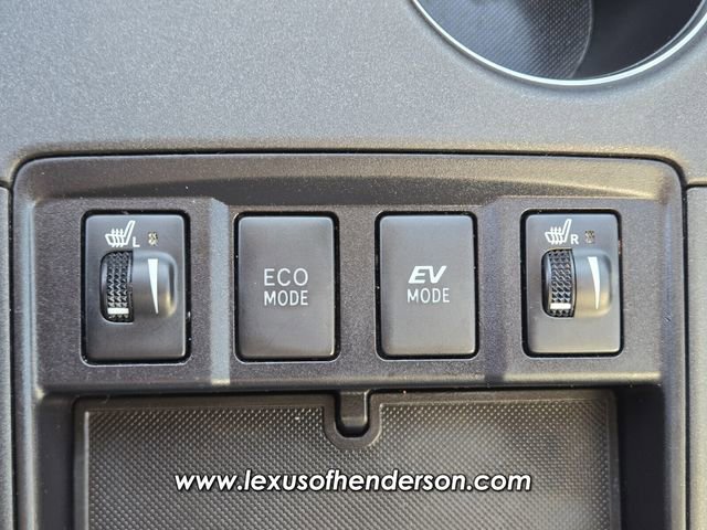 Used 2015 Toyota Camry XLE w/ Moonroof Package image 30