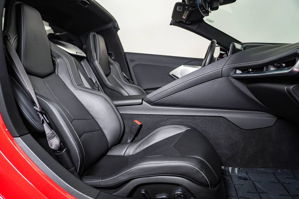 Used 2021 Chevrolet Corvette Stingray Preferred Cpe w/ Z51 Performance Package RWD image 18