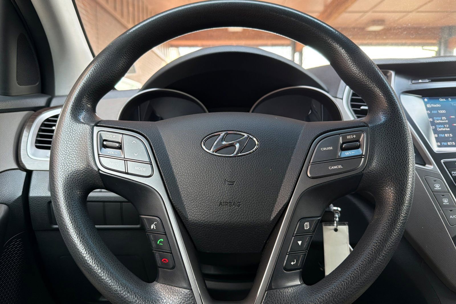 Used 2017 Hyundai Santa Fe SE image 31