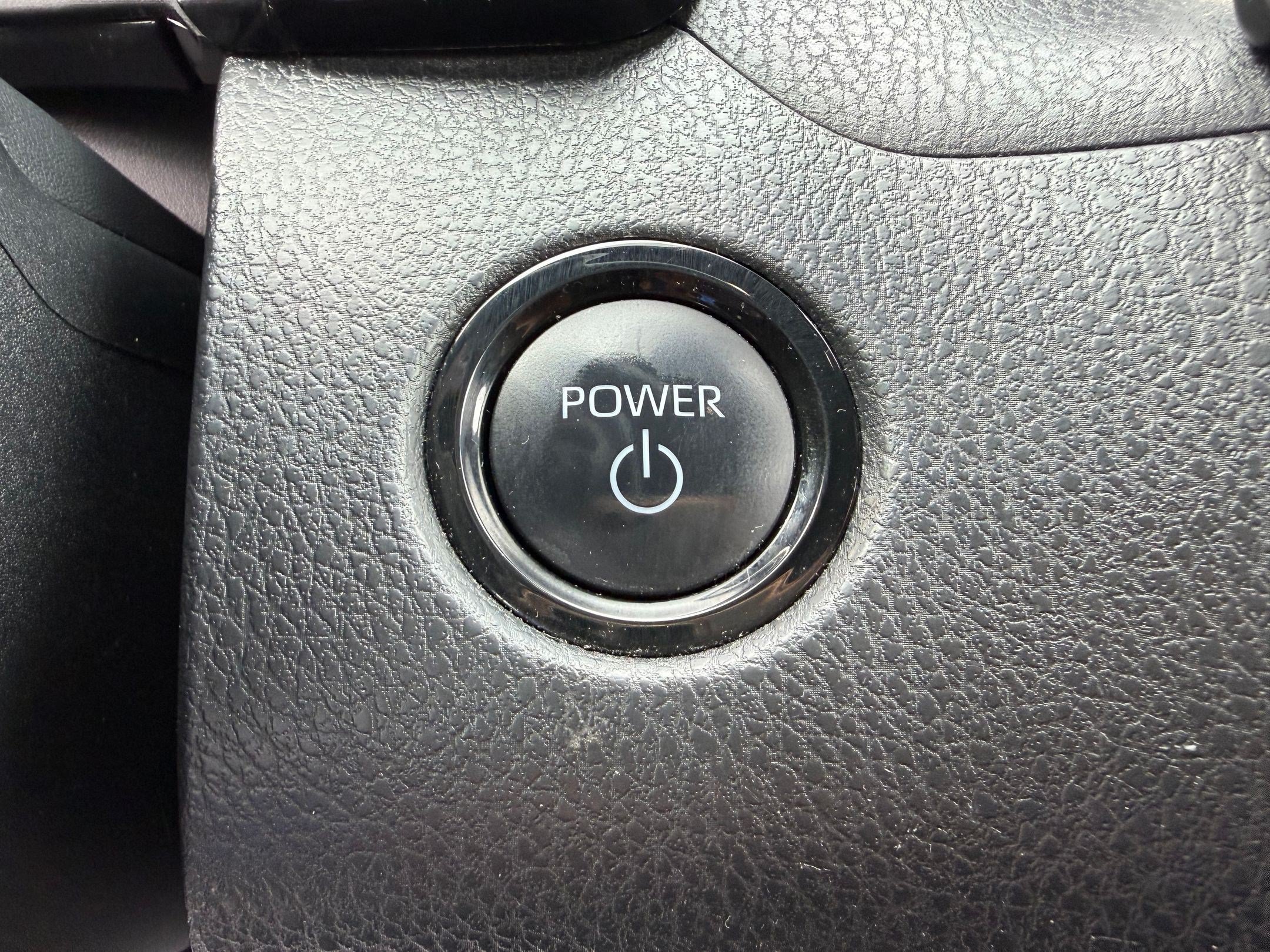 Used 2025 Toyota Camry SE FWD image 18