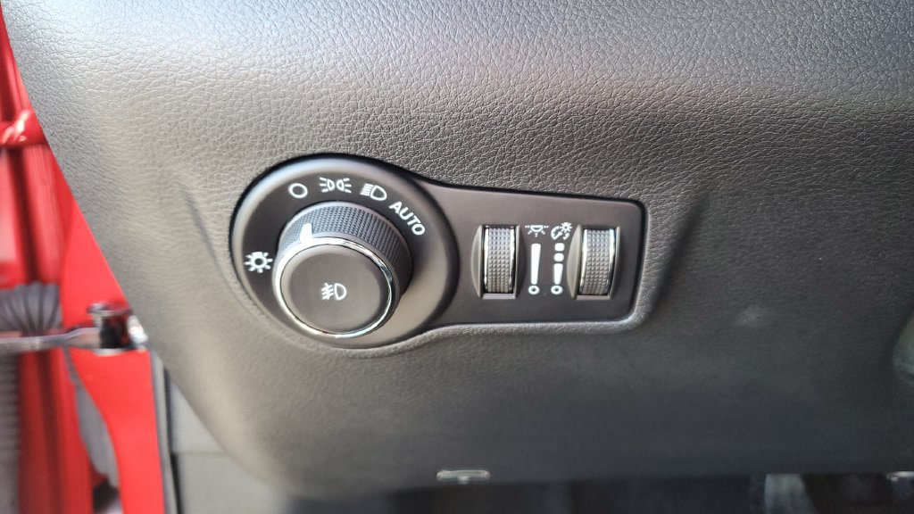 Used 2026 Jeep Compass Latitude AWD/4WD image 23